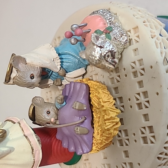 Enesco Joy To The World Music Figurine Mouse Nativity Christmas Angel Baby Jesus - Picture 4 of 6